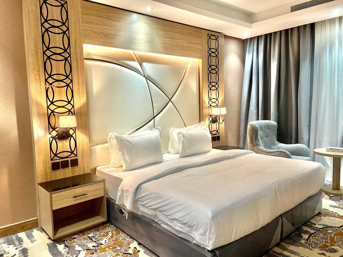 Mirnian Hotel 4*