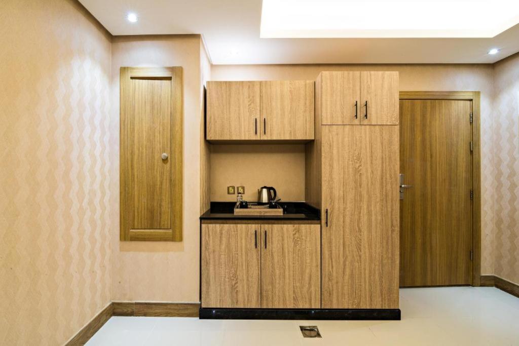 Hotel Mirnian 4*