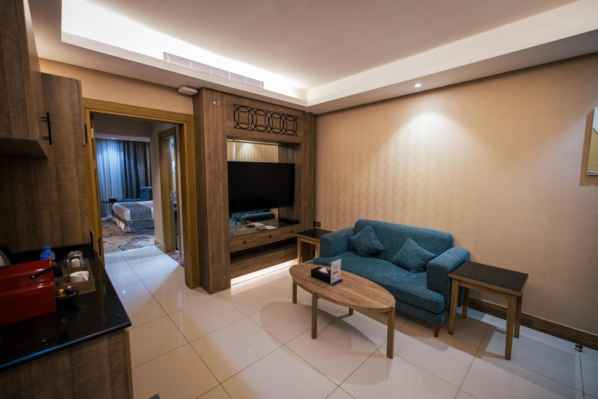 Mirnian Hotel 4*
